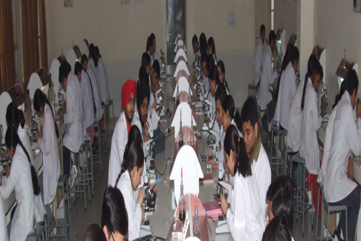 Adesh University, Bathinda Lab Facility of Adesh University Bhatinda